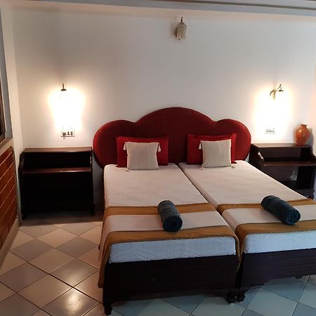Kairali Palace Home Stay Thekkady Bagian luar foto
