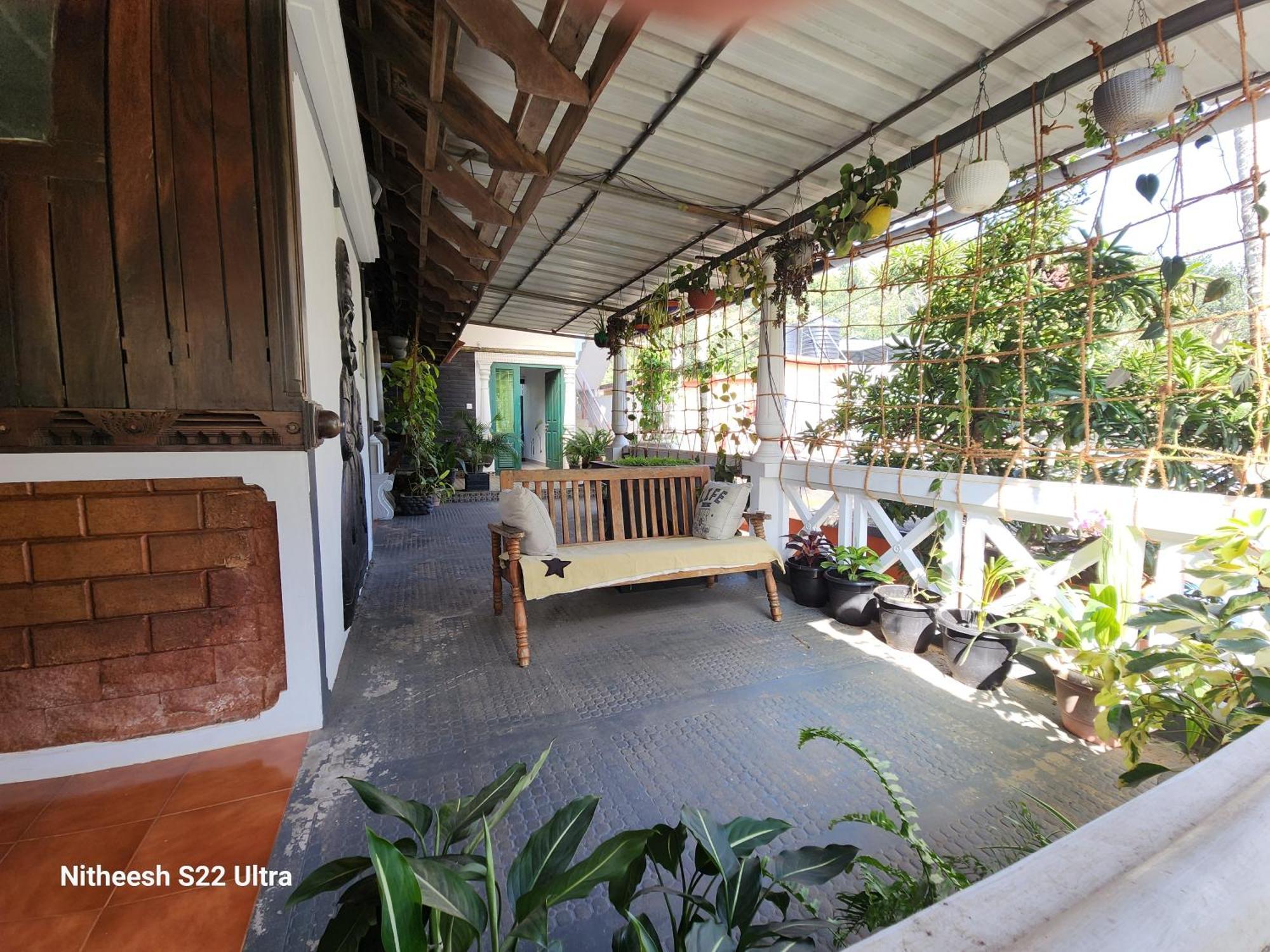 Kairali Palace Home Stay Thekkady Bagian luar foto