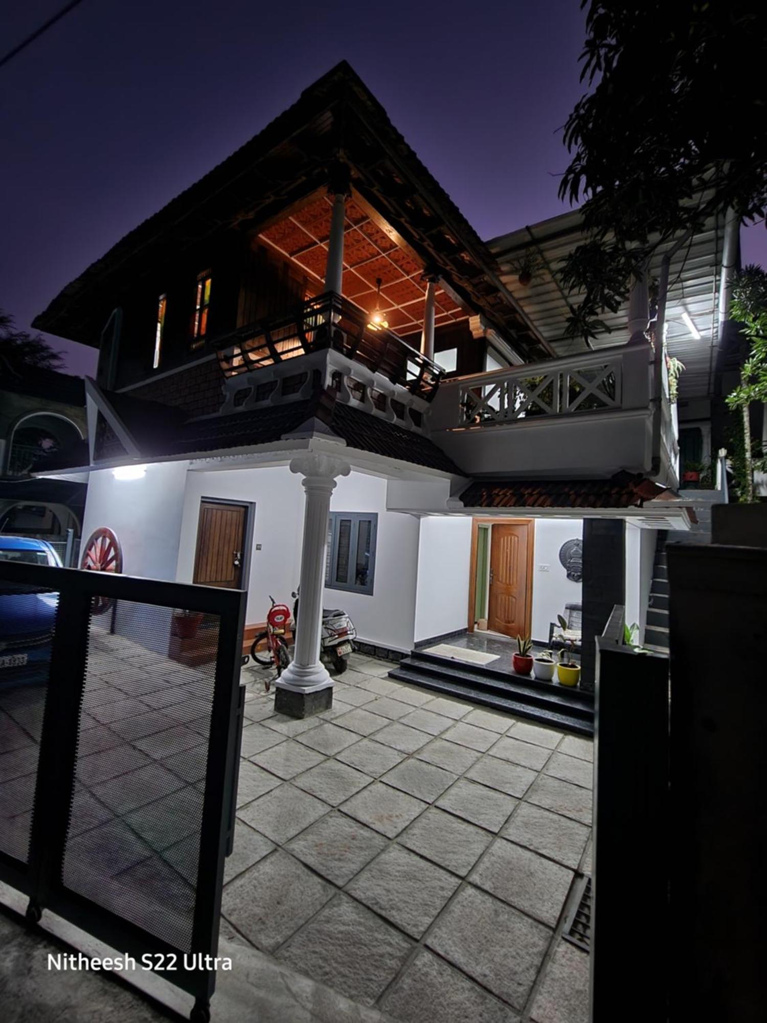 Kairali Palace Home Stay Thekkady Bagian luar foto